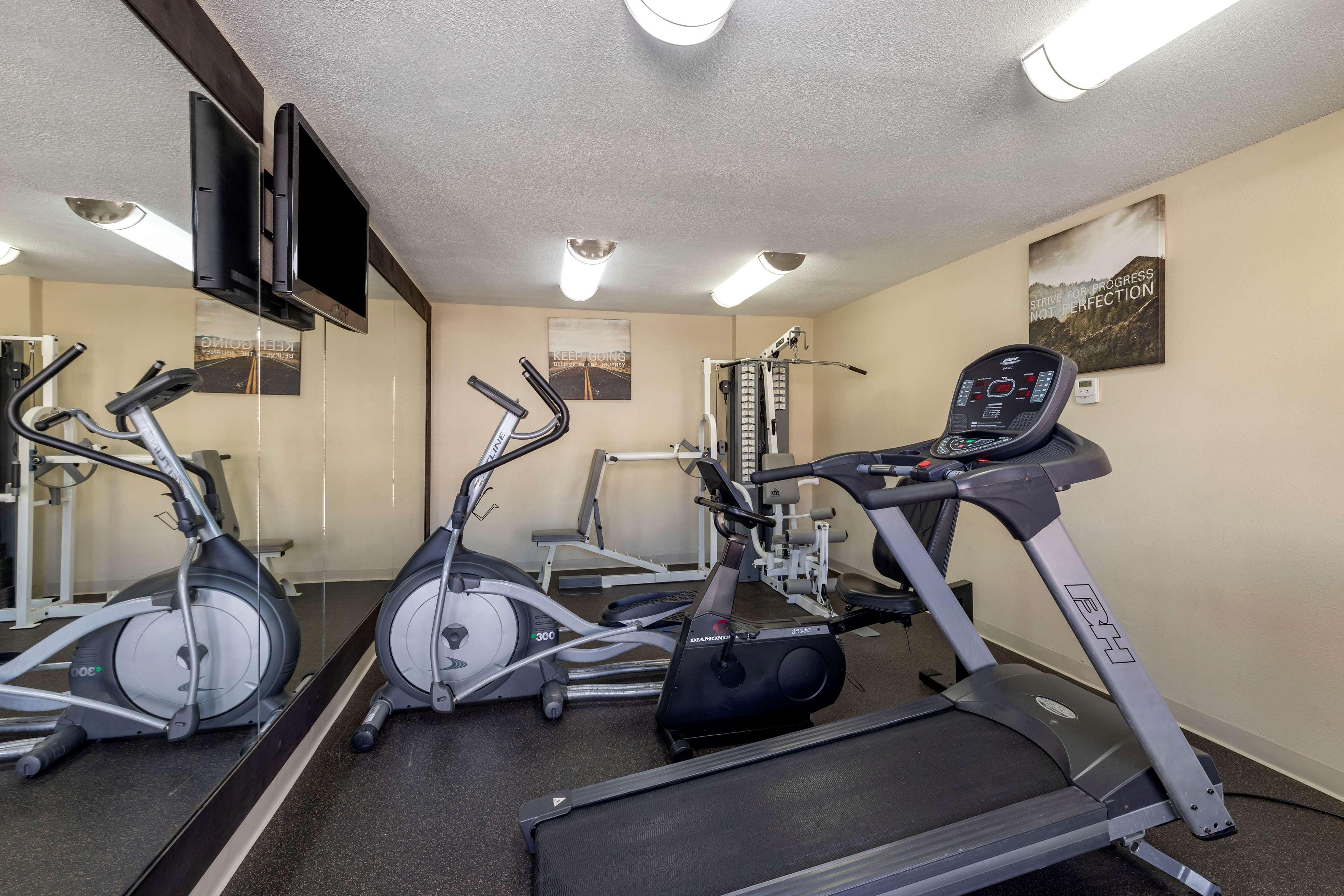 Best Western Lindale Inn Екстериор снимка